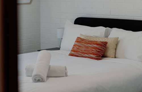 Belconnen House | Suburban 2-Bed Townhouse Short Distance From Shops