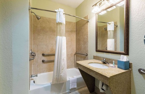 Beaumont Hotel | Suburban Studios Beaumont