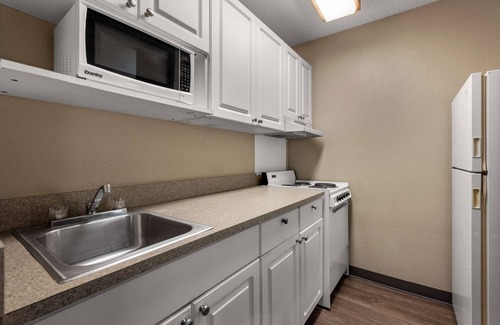 Greater Greenspoint Hotel | Suburban Studios Houston North I-45