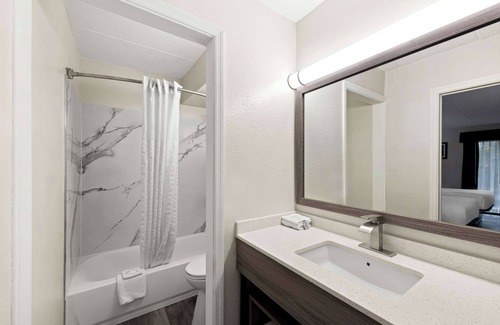 Mason Hotel | Suburban Studios Mason Near Kings Island