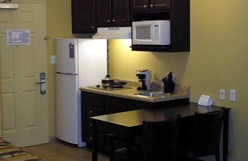 Jacksonville Hotel | Suburban Studios Near Camp Lejeune