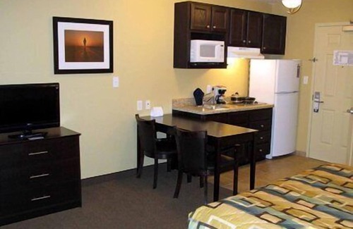 Jacksonville Hotel | Suburban Studios Near Camp Lejeune