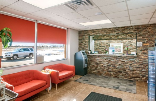 Neenah Hotel | Suburban Studios Neenah-Appleton