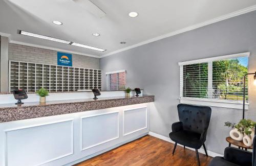 Stuart Hotel | Suburban Studios Stuart near Federal Hwy 1