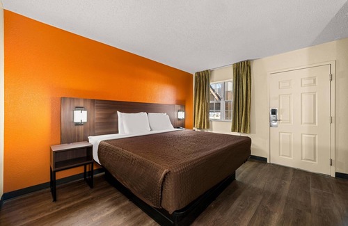 Williamsburg Square Hotel | Suburban Studios Winston-Salem near Hanes Mall