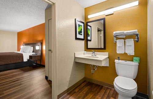 Williamsburg Square Hotel | Suburban Studios Winston-Salem near Hanes Mall