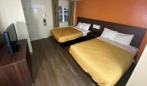 Williamsburg Square Hotel | Suburban Studios Winston-Salem near Hanes Mall