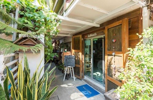 Chom Phon House | Sud Soi Guest House