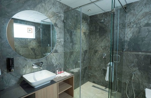 Dwarka Hotel | Sudarshan Palace By Spree