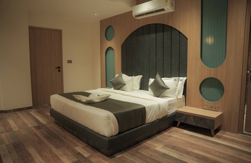 Dwarka Hotel | Sudarshan Palace By Spree