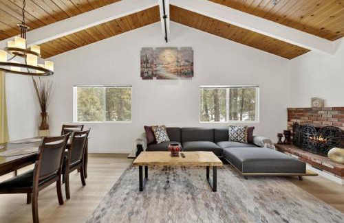 Fawnskin House | Sueños Azules- Fawnskin Retreat Cottage in Big Bear