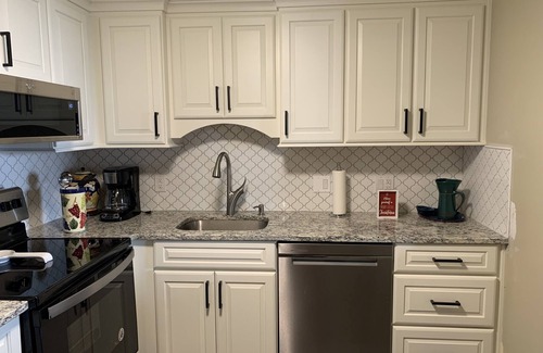 Seven Devils Condo | 'Sugar Lookout' - 2B Condo w/Pool and Hot Tub Access