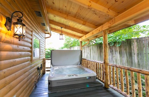 Millersburg House | Sugar Maple Cabin by Amish Country Lodging