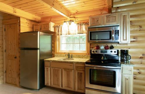Millersburg House | Sugar Maple Cabin by Amish Country Lodging
