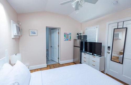 Historic Seaport Hotel | Sugar Pie Suite