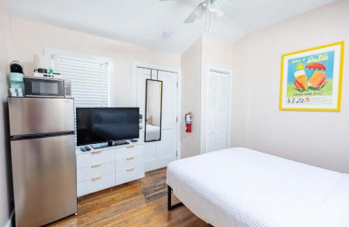 Historic Seaport Hotel | Sugar Pie Suite