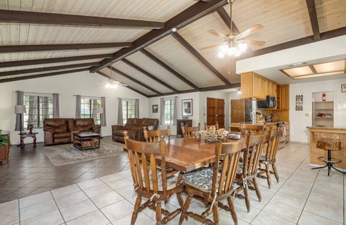 Oakhurst Cabin | Sugar Pine Village 2 HOMES I Jacuzzi BBQ Ping-Pong