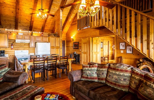 Eureka Springs Cabin | Sugar Ridge Resort