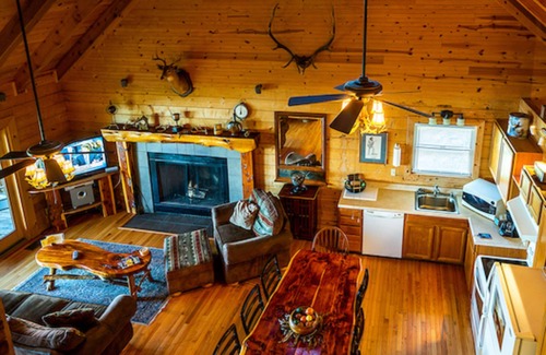 Eureka Springs Cabin | Sugar Ridge Resort