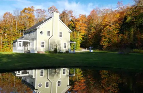 Waitsfield House | Sugarbush + Mad River Glen Modern Mountain Retreat