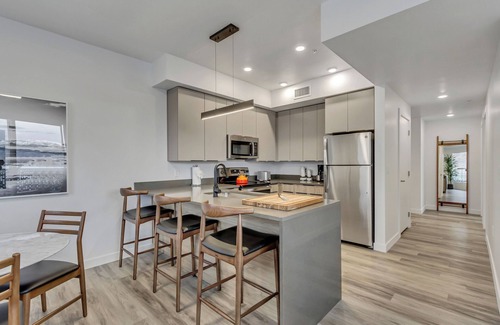 Sugar House Apartment | Sugarhood SLC Penthouse 3BR/2BA/Co-Working Space/Gym & Free Garaged Parking