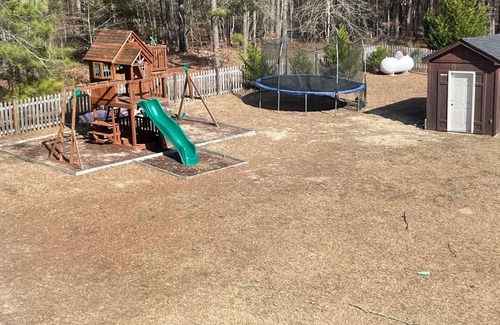 Hopkins House | Sugarland "The Perfect Stay …Pontoon Ready”