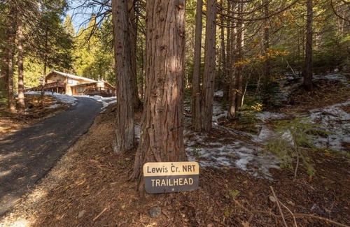 Sugar Pine Villa | Sugarpine Trailhead Lodge at Lewis Creek Upper Trailhead just 7 miles from Yosemite