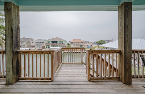 City-by-the Sea House | Sugar’s by the Sea - Canal Waterfront with Dock