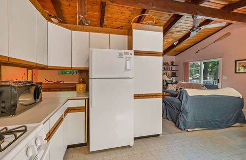 Moultonborough Ski Chalet | Suissevale Chalet sleeps 8 just a short walk to the beach