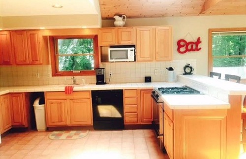 Moultonborough House | Suissvale Beach Access Home w/Beach Parking Pass