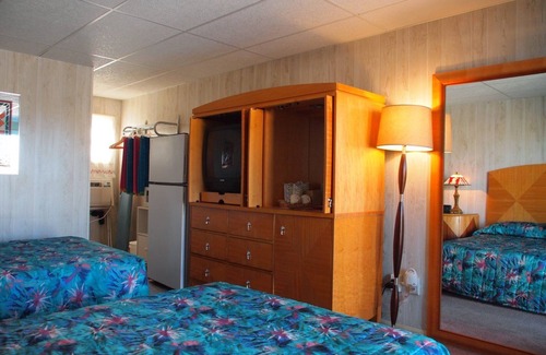 North Wildwood Hotel | Suitcase Motel & Travel