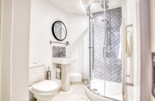 Lincoln Apartment | Suite 2- 2 Bed Apartment