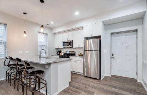 Wrightwood Neighbors House | Suite 2 on Southport 4 Queen Beds