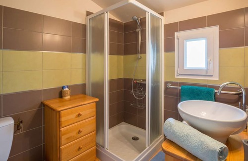 Villeneuve-de-Berg Bed & Breakfast | SUITE 4p. 2 bedrooms in free management, PARK, kitchen/large room
