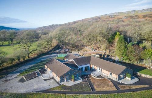 Pen-y-cae Apartment | Suite 5 - Sleeping Giant Hotel - Pen Y Cae Inn
