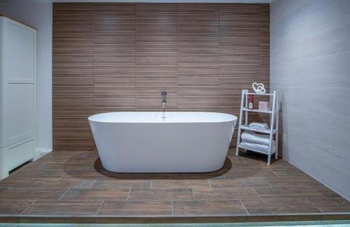Pen-y-cae Apartment | Suite 5 - Sleeping Giant Hotel - Pen Y Cae Inn