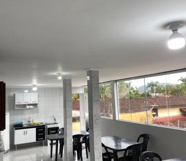 Indaia House | Suite 6 a 3 quadras da praia