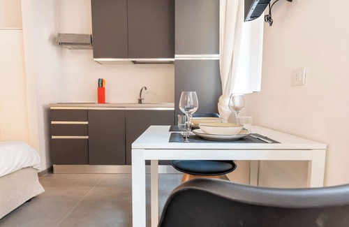 Carpenzago Apartment | Suite apartment on Naviglio Castel view