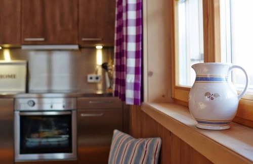 Abwinkl Ski Chalet | Suite Beech Modern retreat