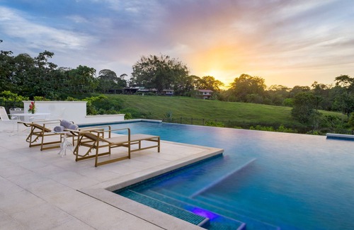 Tigre House | Suite Deluxe King with Plunge Pool & Outdoor Showe