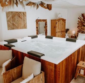 Tubize Apartment | Suite de charme à l italienne avec jacuzzi