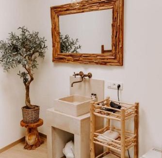Tubize Apartment | Suite de charme à l italienne avec jacuzzi
