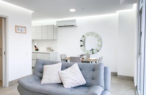 Simon Bolivar Apartment | Suite de Lujo,cerca del mall del sol, sofa cama, parqueo