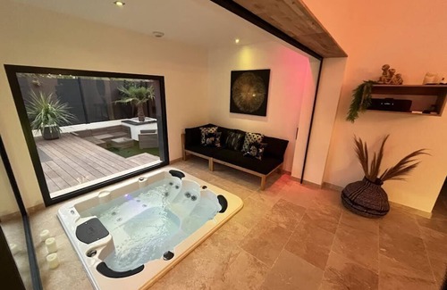 Rougiers Bed & Breakfast | Suite de Luxe Privative de 65 m2 Avec Piscine et spa