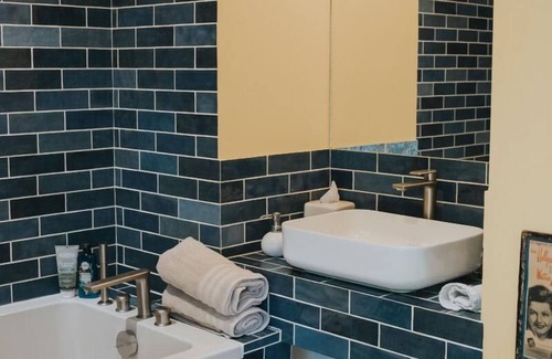 Vernay Apartment | Suite des Cèdres at Lyon Country House,