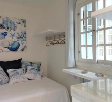Praia Rasa House | Suite Externa com Copa, WiFi e Acesso Independente