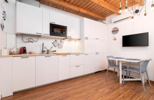 Lagunillas Apartment | Suite Homes Anna Valentin