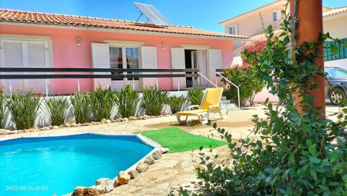 Charneca da Cotovia Apartment | Suite in a rustic house with swimming pool