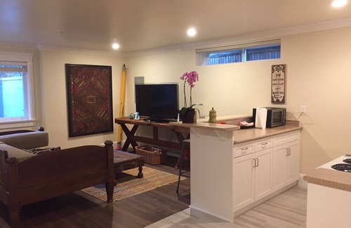Dunbar House | Suite In Quiet Residential Area Of Dunbar