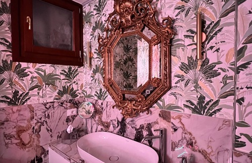 Citta Antica House | Suite in the historic center of Verona with sauna and heated whirlpool.